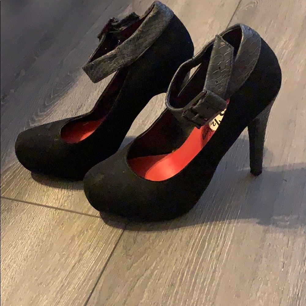 Black shoes